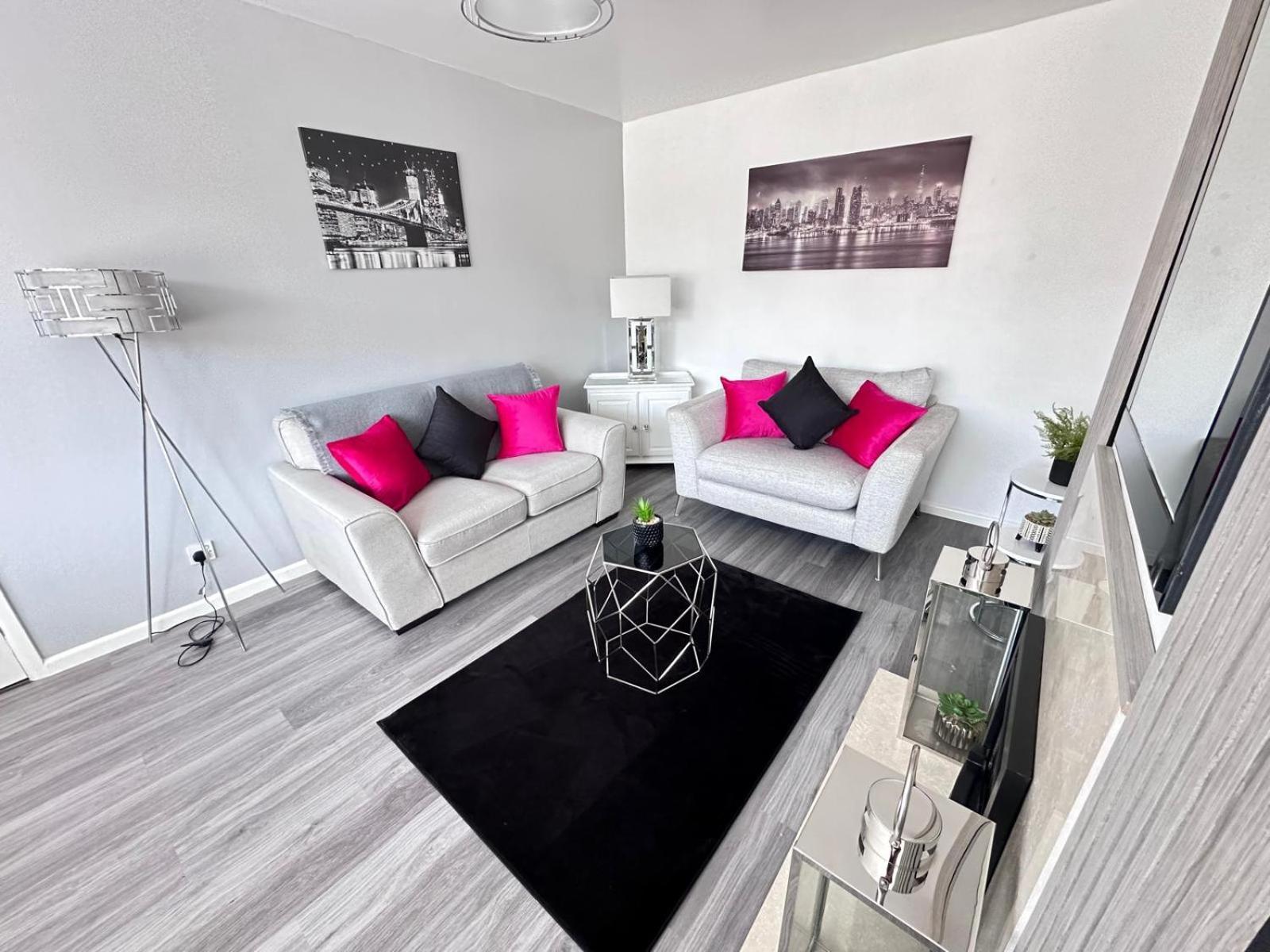That'S Amore House In Sandbach Free Parking Экстерьер фото